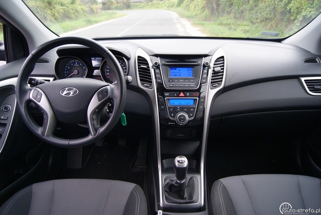 Hyundai i30 Wagon 1.6 GDI Comfort wnętrze