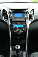Hyundai i30 Wagon 1.6 GDI Comfort - panel sterowania