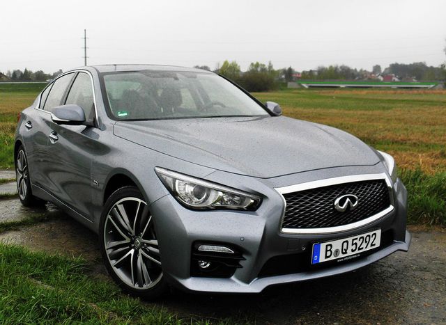 Komfortowe Infiniti Q50 2.2d 7AT