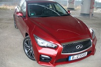 Infiniti Q50 2.0 T AT ma dwie twarze