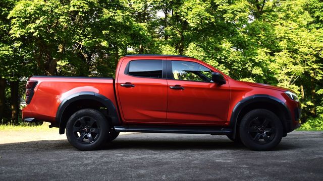 Nowe Isuzu D-Max 1.9 TD - test pick-upa po liftingu: cena, osiągi, opinie