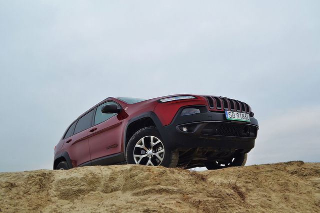 Jeep Cherokee 3.2 V6 Trailhawk dużo potrafi