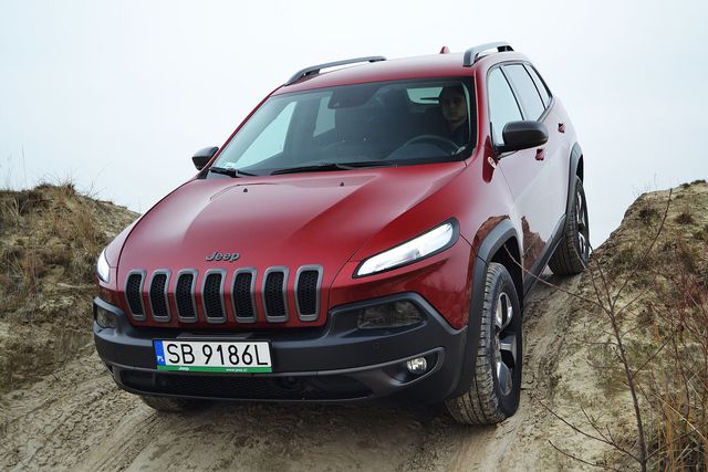 Jeep Cherokee 3.2 V6 Trailhawk dużo potrafi