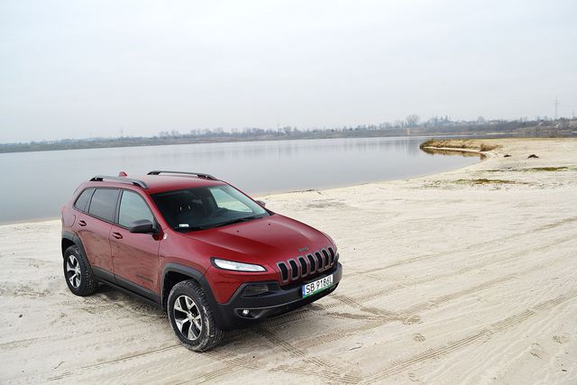 Jeep Cherokee 3.2 V6 Trailhawk dużo potrafi