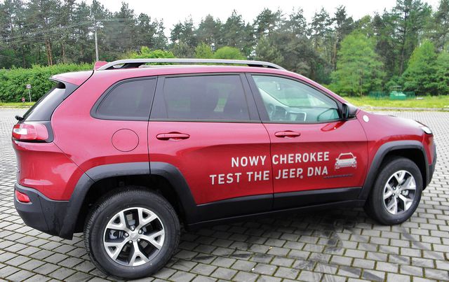 Nowy Jeep Cherokee już w polskich salonach