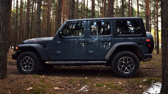 Jeep Wrangler 2.0 Turbo to wciąż prawdziwy off-roader