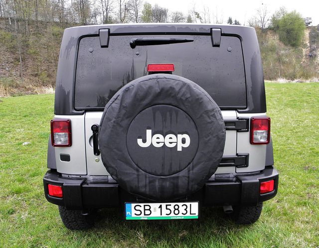 Jeep Wrangler 3.6 V6 Rubicon idealny w terenie