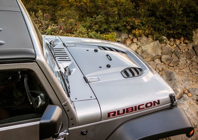 Jeep Wrangler 3.6 V6 Rubicon idealny w terenie