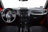 Jeep Wrangler Unlimited 2.8 CRD Sport - wnętrze