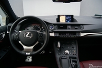 Lexus CT200h - wnętrze