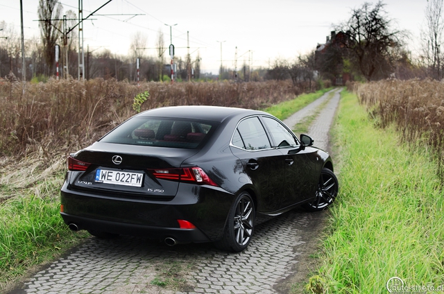 Lexus IS 250 F-Sport – piękny ze słabym sercem