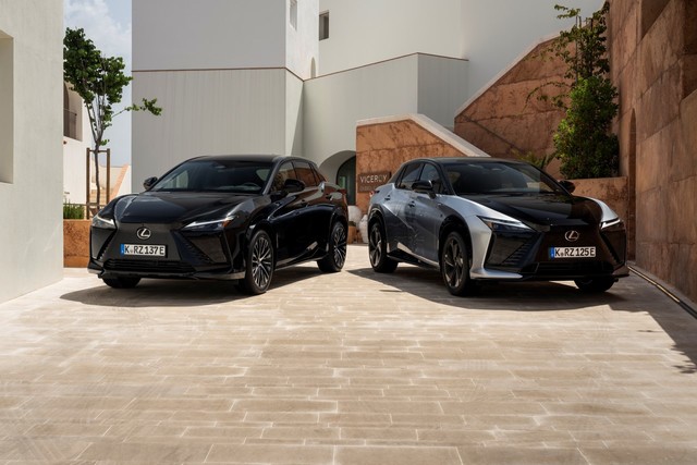 Lexus RZ po liftingu: większy zasięg, szybsze ładowanie i lepsze prowadzenie