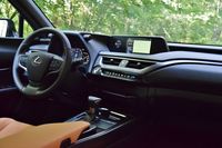 Lexus UX - wnętrze
