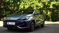 MG3 Hybrid+ - front i prawy bok