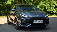MG3 Hybrid+ - front z prawej strony