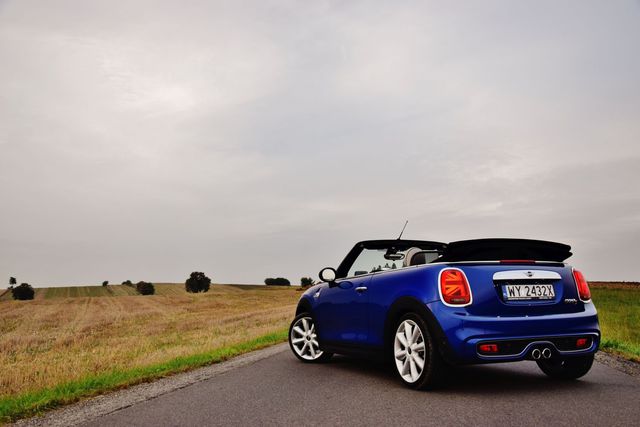 Stylowy MINI Cabrio Cooper S