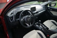 Mazda 3 2.0 SkyPassion - wnętrze