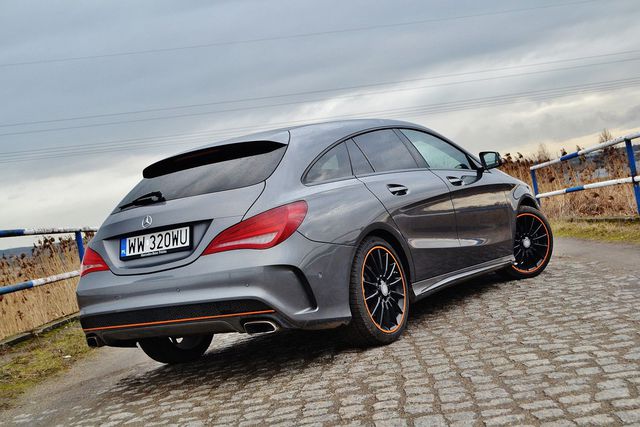 Mercedes-Benz CLA 200 7G-DCT Shooting Brake