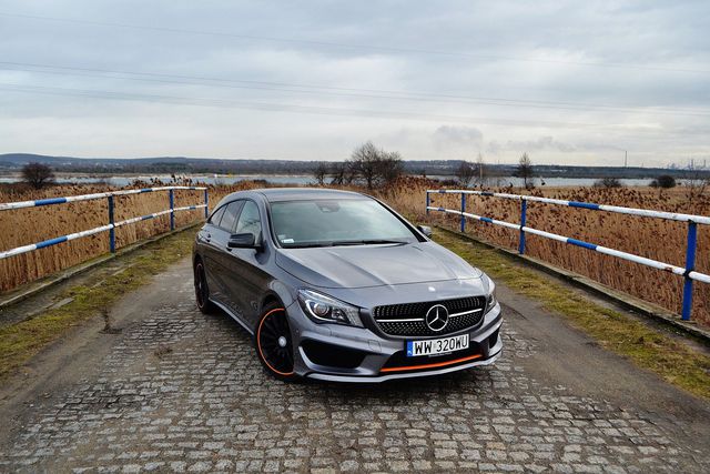 Mercedes-Benz CLA 200 7G-DCT Shooting Brake