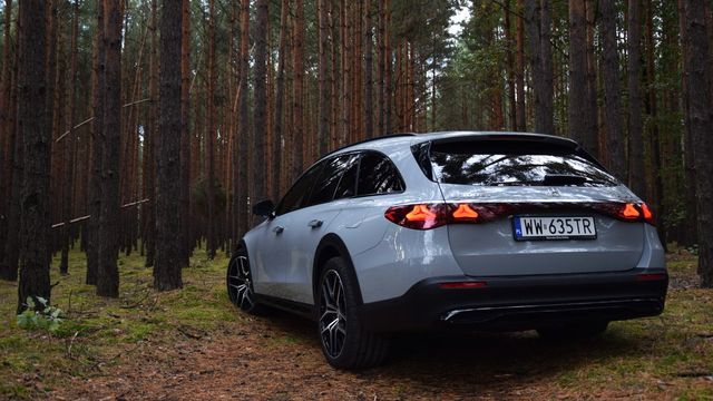 Mercedes-Benz E 300 de 4MATIC All-Terrain stawia na praktyczność