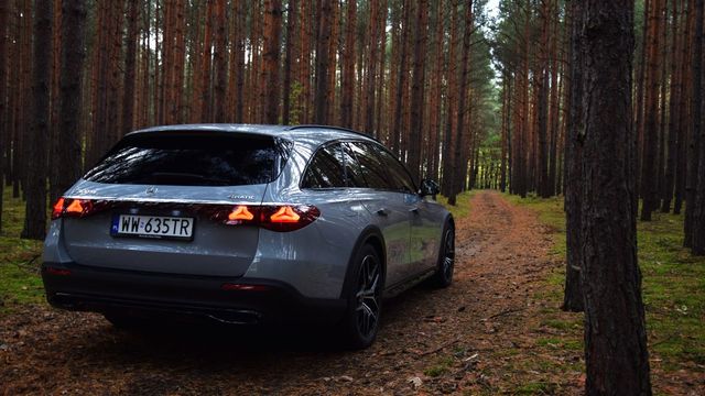 Mercedes-Benz E 300 de 4MATIC All-Terrain stawia na praktyczność