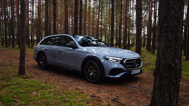 Mercedes-Benz E 300 de 4MATIC All-Terrain stawia na praktyczność