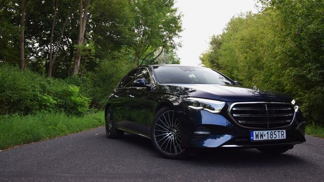 Mercedes-Benz E 300 e 4MATIC zasługuje na miano premium