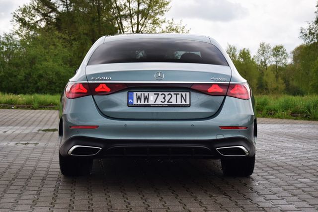 Mercedes-Benz E 220 d 4MATIC, po prostu świetny samochód