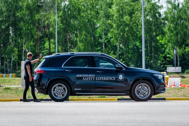 Mercedes-Benz Safety Experience