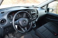 Mercedes-Benz Vito Furgon 111 CDI - wnętrze