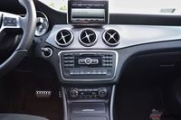 Mercedes CLA 250 4Matic - wnętrze