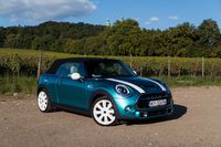 Mini Cooper S Cabrio - typowy funcar