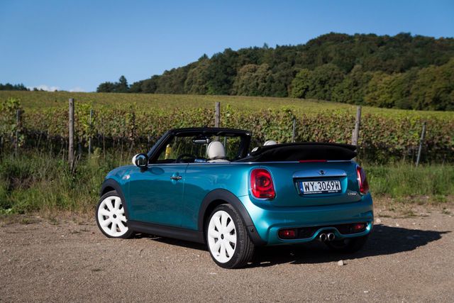 Mini Cooper S Cabrio - typowy funcar