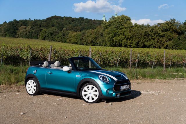 Mini Cooper S Cabrio - typowy funcar