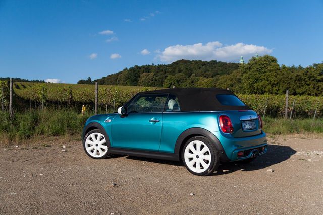 Mini Cooper S Cabrio - typowy funcar