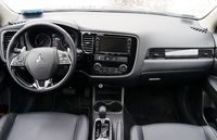 Mitsubishi Outlander 2.0 4WD CVT Instyle Navi - wnętrze