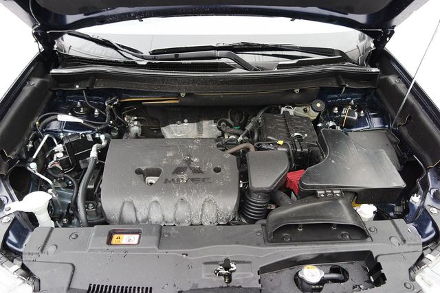Mitsubishi Outlander 2.0 4WD CVT Instyle Navi po liftingu