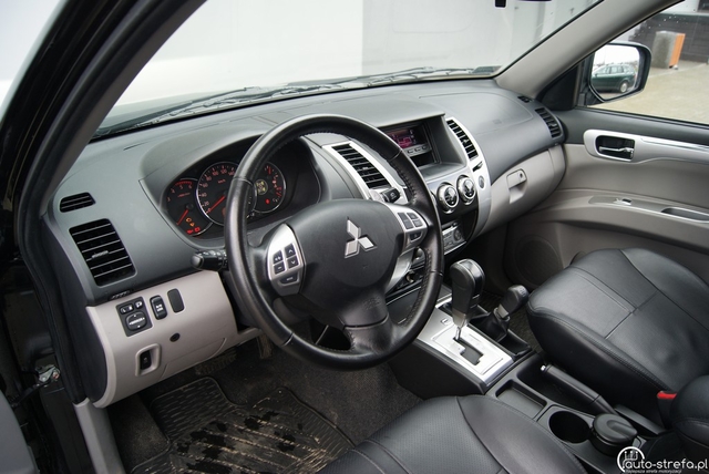 Mitsubishi Pajero Sport A/T - rosyjski niedźwiedź