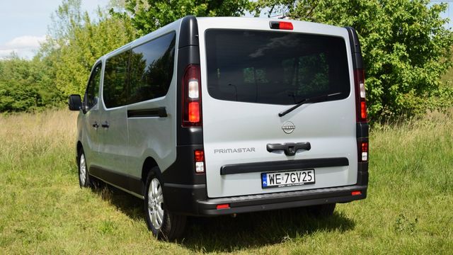 Nissan Primastar Combi L2 niczego nie udaje