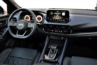 Nissan Qashqai 1.3 DIG-T MHEV Xtronic - deska rozdzielcza
