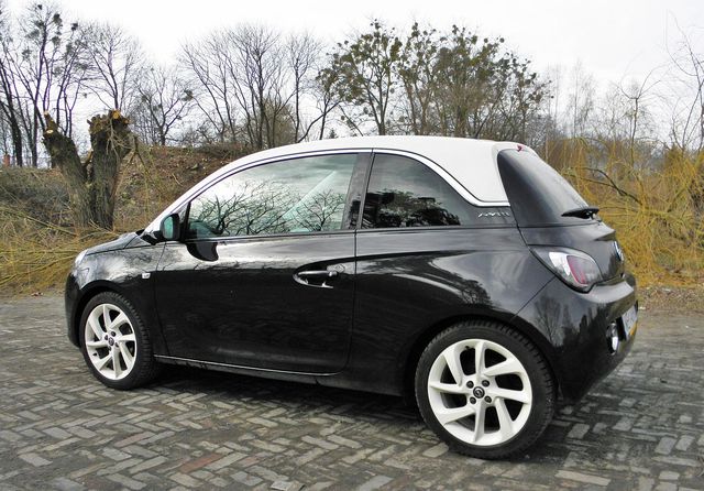 Opel Adam 1.4 Glam - bojowy słodziak