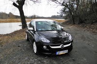 Opel Adam 1.4 Glam - widok z przodu i boku, zdjęcie nr 3