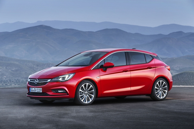 Nowy Opel Astra debiutuje jesienią