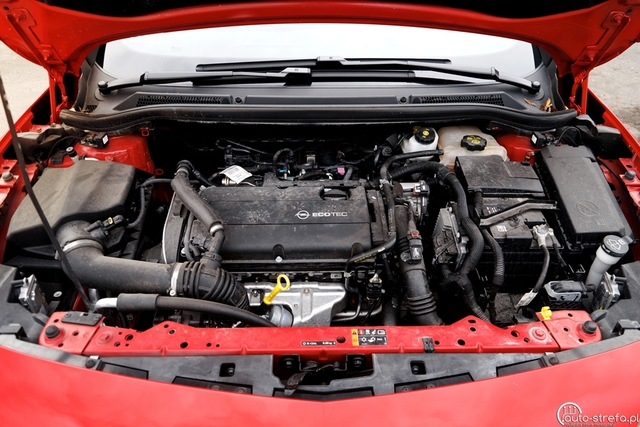 Opel Astra GTC 1.6 Turbo Sport 