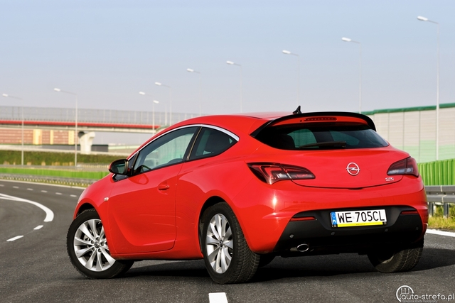 Opel Astra GTC 1.6 Turbo Sport 