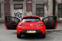 Opel Astra GTC 1.6 Turbo Sport, widok z tyłu