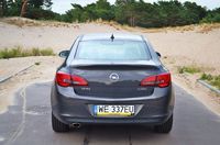 Opel Astra Sedan 1,6 Turbo Executive - tył auta