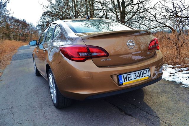 Opel Astra Sedan 1,7 CDTI
