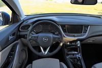 Opel Grandland X 1.6 CDTI 120 KM - deska rozdzielcza