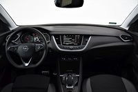 Opel Grandland X Hybrid4 - deska rozdzielcza